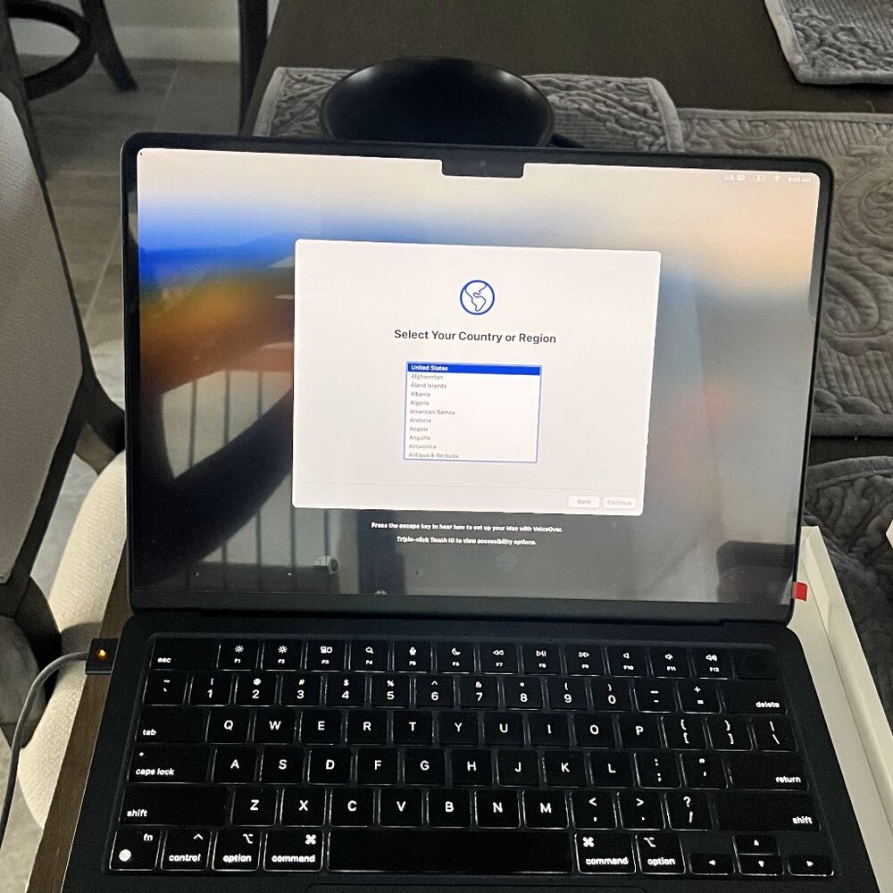 Apple MacBook M2 2022 8GB SSD 256MB USED